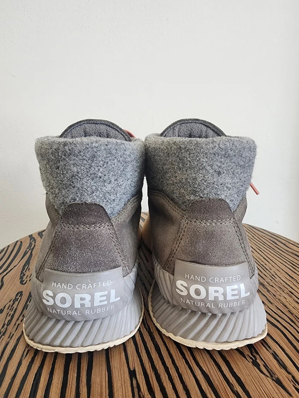 Sorel Out N About III Conquest Waterproof Boots Gray Pink Size 9